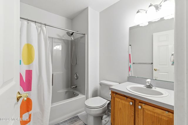 167 Black Oak Court, Toms River, NJ 08753