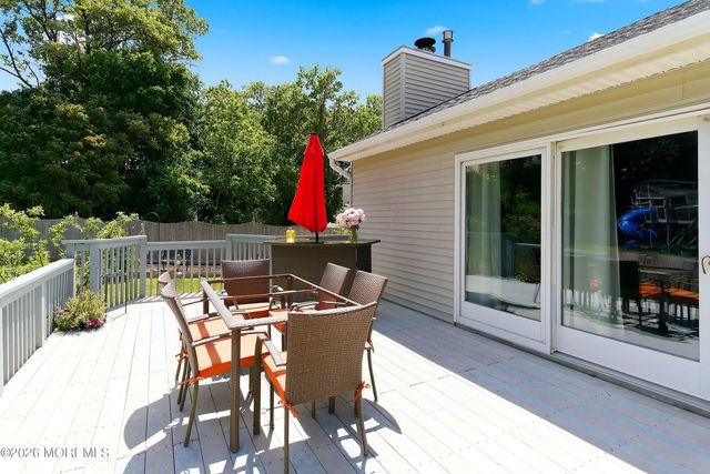167 Black Oak Court, Toms River, NJ 08753