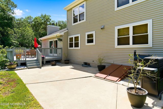 167 Black Oak Court, Toms River, NJ 08753