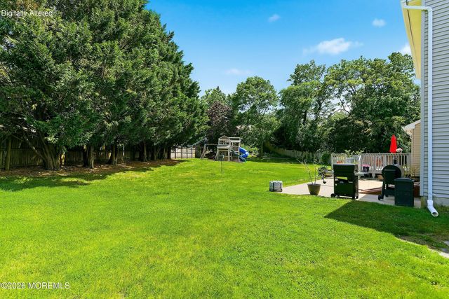 167 Black Oak Court, Toms River, NJ 08753