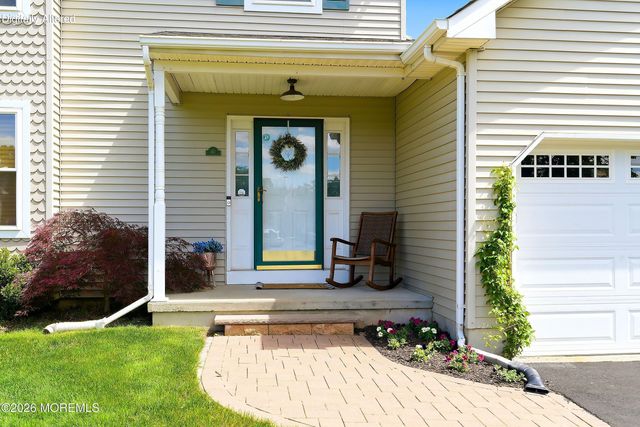 167 Black Oak Court, Toms River, NJ 08753