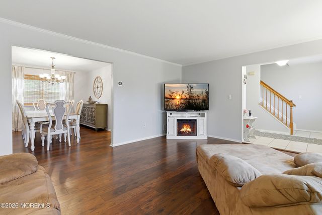 167 Black Oak Court, Toms River, NJ 08753