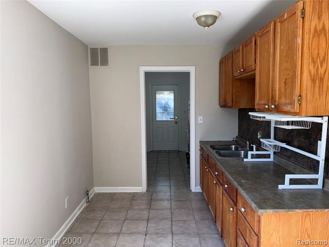 12846 Georgiana Avenue, Warren, MI 48089