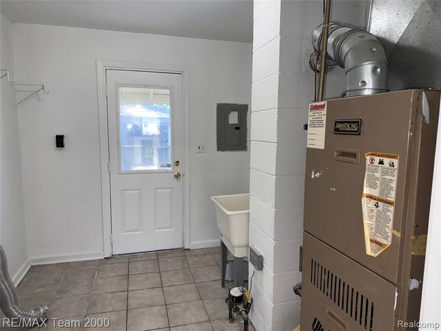 12846 Georgiana Avenue, Warren, MI 48089