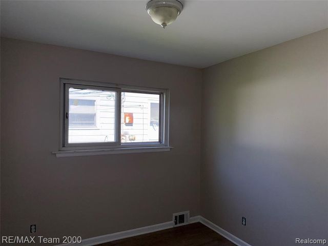12846 Georgiana Avenue, Warren, MI 48089