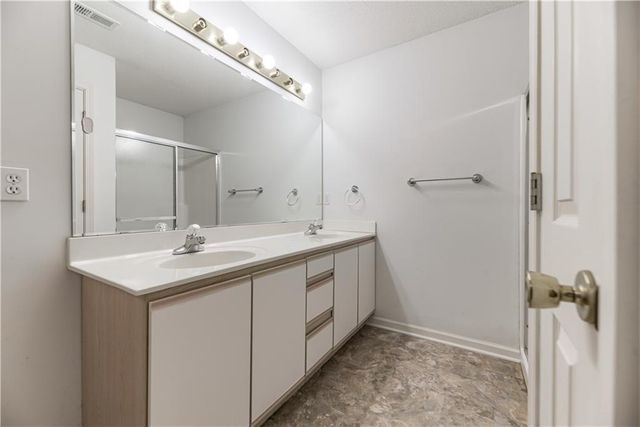 6856 N Olive Street, Kansas City, MO 64118