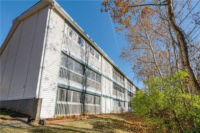 6856 N Olive Street, Kansas City, MO 64118