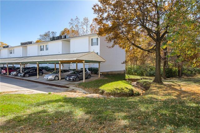 6856 N Olive Street, Kansas City, MO 64118