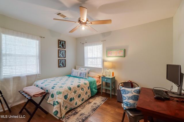 814 Camellia Drive, Bay Saint Louis, MS 39520