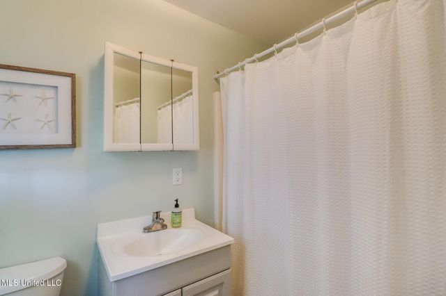 814 Camellia Drive, Bay Saint Louis, MS 39520