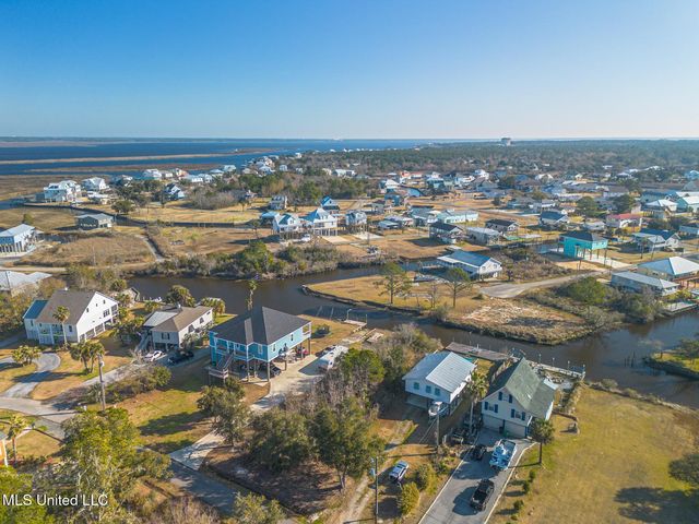 814 Camellia Drive, Bay Saint Louis, MS 39520