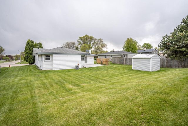 3812 Jodi PLACE, Franklin, WI 53132