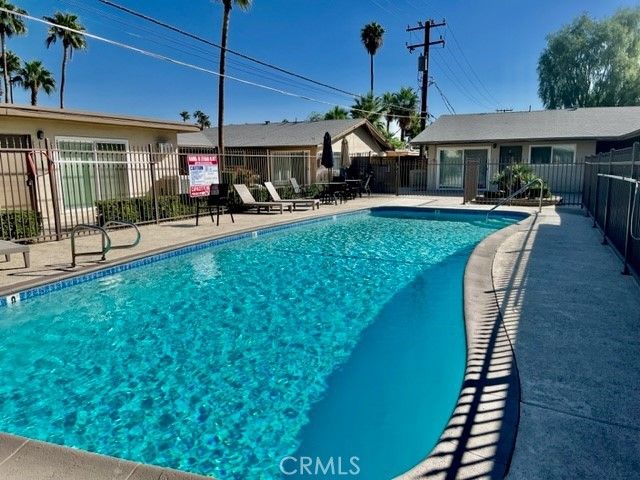 685 E Vista Chino 10, Palm Springs, CA 92262