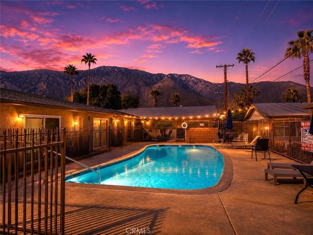 685 E Vista Chino 10, Palm Springs, CA 92262