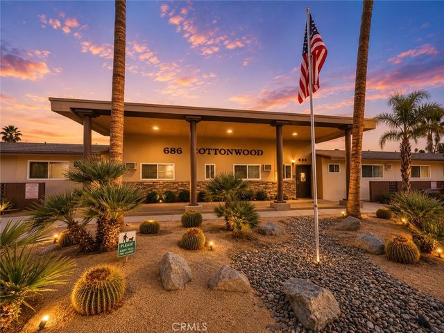 685 E Vista Chino 10, Palm Springs, CA 92262
