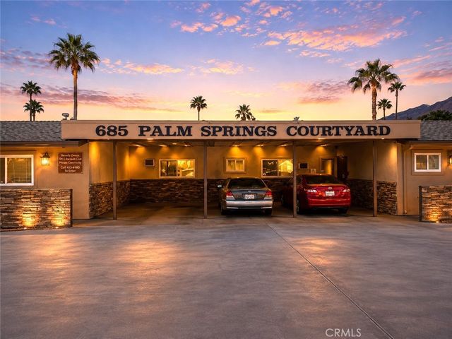 685 E Vista Chino 10, Palm Springs, CA 92262