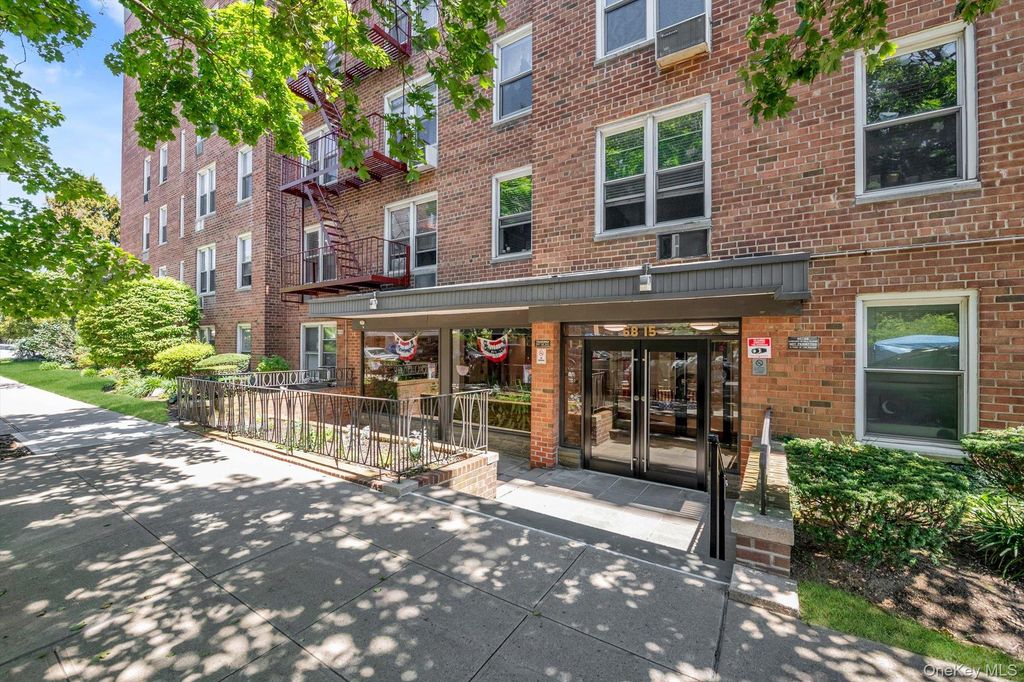 68-15 Selfridge Street J3, Forest Hills, NY 11375 — exterior