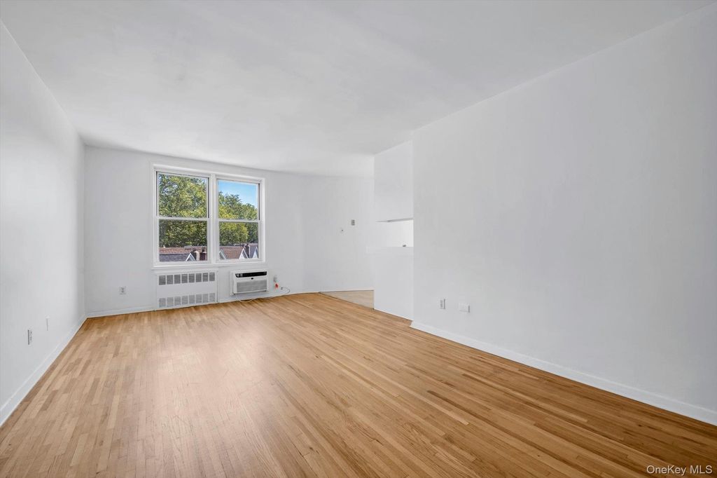 68-15 Selfridge Street J3, Forest Hills, NY 11375 — photo 4