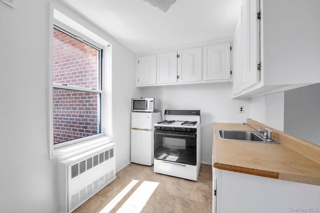 68-15 Selfridge Street J3, Forest Hills, NY 11375 — photo 5