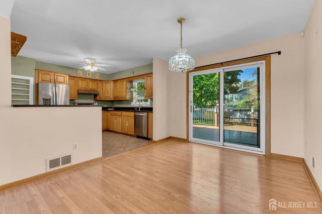3 Wilton Avenue, Middlesex, NJ 08846