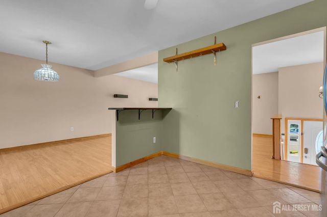 3 Wilton Avenue, Middlesex, NJ 08846