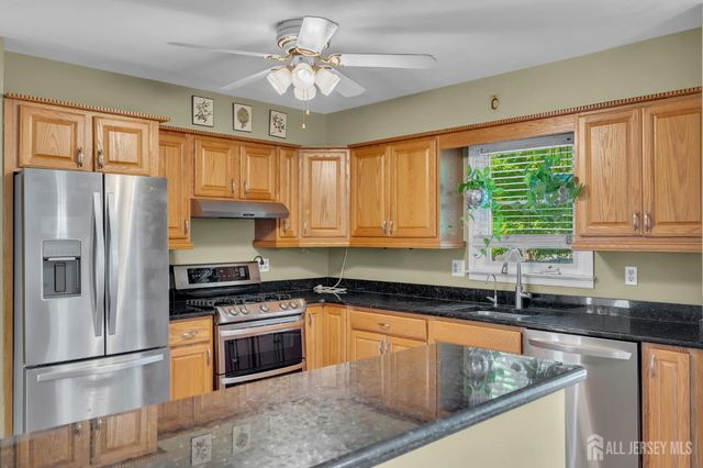 3 Wilton Avenue, Middlesex, NJ 08846