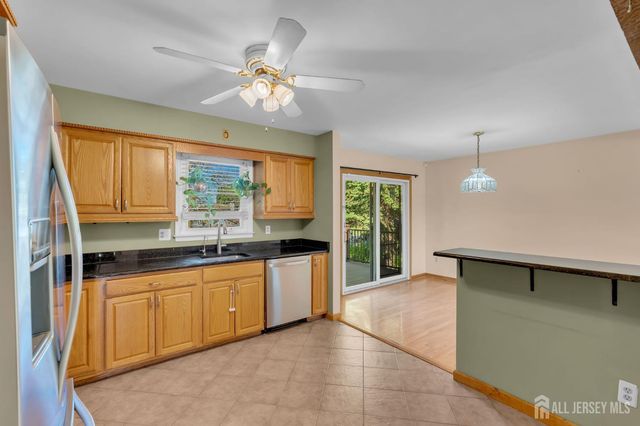 3 Wilton Avenue, Middlesex, NJ 08846