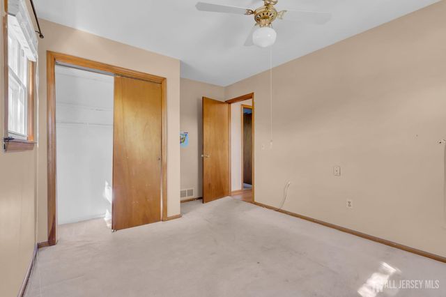 3 Wilton Avenue, Middlesex, NJ 08846