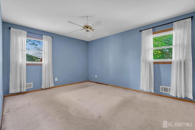 3 Wilton Avenue, Middlesex, NJ 08846