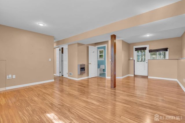 3 Wilton Avenue, Middlesex, NJ 08846