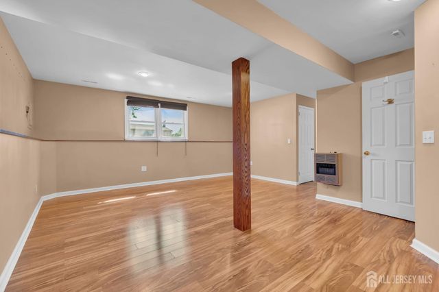 3 Wilton Avenue, Middlesex, NJ 08846