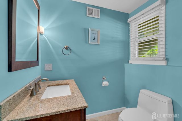 3 Wilton Avenue, Middlesex, NJ 08846