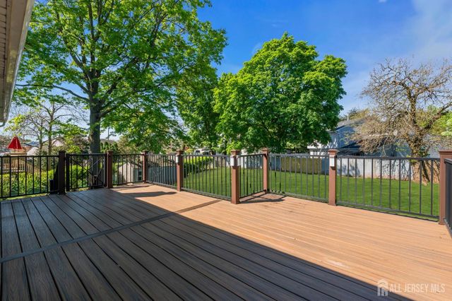 3 Wilton Avenue, Middlesex, NJ 08846