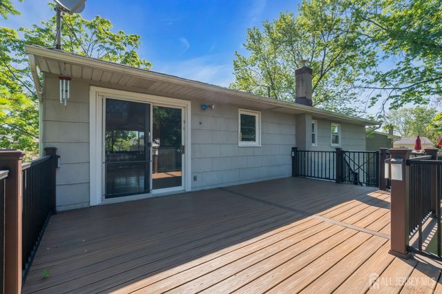 3 Wilton Avenue, Middlesex, NJ 08846