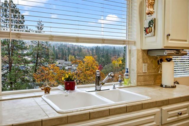 1550 Panoramic Loop, Grants Pass, OR 97527
