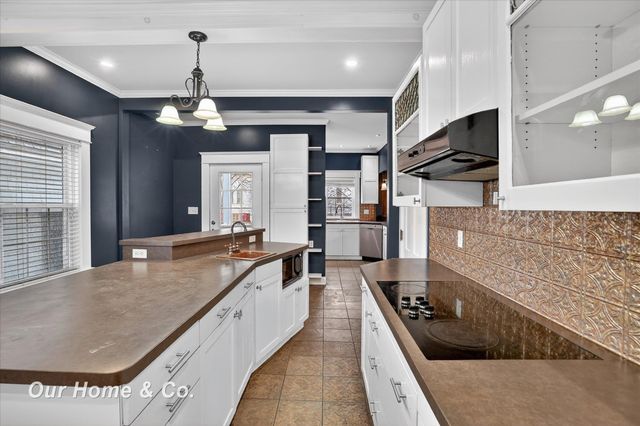700 N Van Buren Street, Bay City, MI 48708