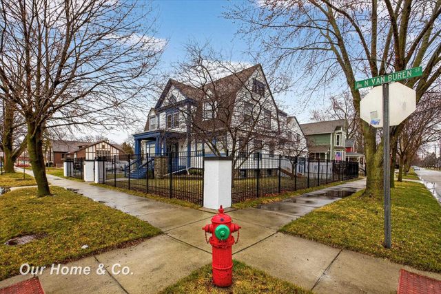 700 N Van Buren Street, Bay City, MI 48708