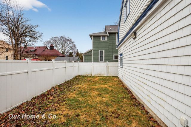 700 N Van Buren Street, Bay City, MI 48708