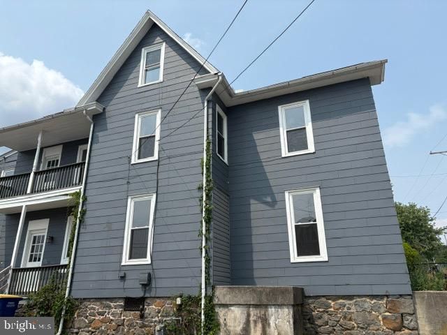 21 E PENNSYLVANIA AVE, York Haven, PA 17370
