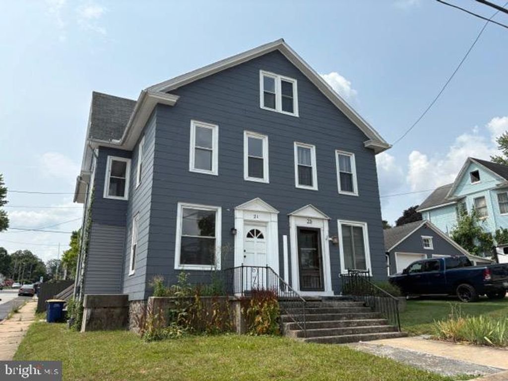 21 E PENNSYLVANIA AVE, York Haven, PA 17370