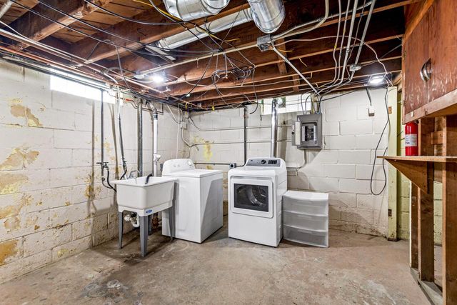 2320 N 68th STREET, Wauwatosa, WI 53213