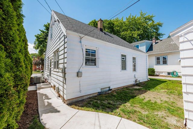 2320 N 68th STREET, Wauwatosa, WI 53213
