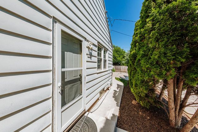 2320 N 68th STREET, Wauwatosa, WI 53213