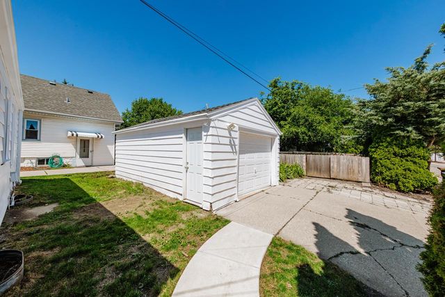 2320 N 68th STREET, Wauwatosa, WI 53213