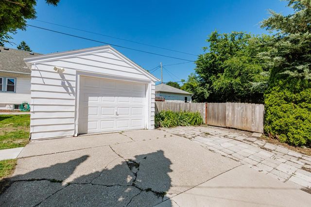 2320 N 68th STREET, Wauwatosa, WI 53213