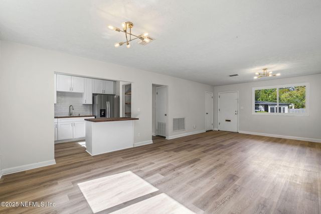 7333 ORTEGA HILLS Drive, Jacksonville, FL 32244