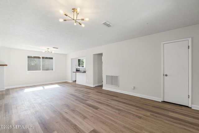 7333 ORTEGA HILLS Drive, Jacksonville, FL 32244