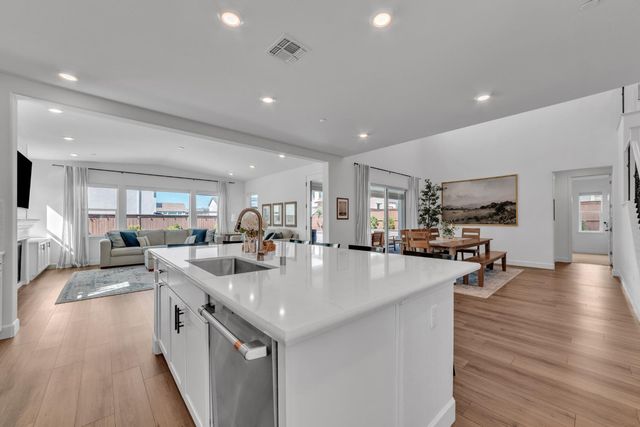 4983 Covered Wagon Cir, Folsom, CA 95630