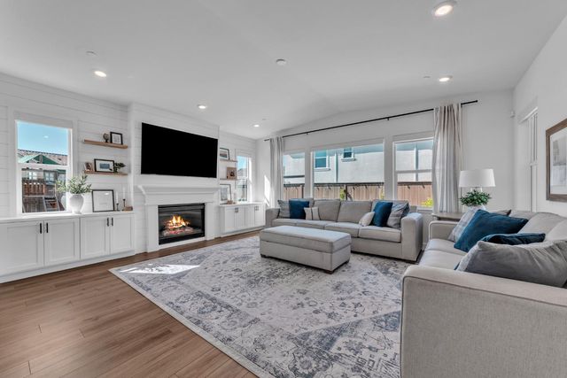 4983 Covered Wagon Cir, Folsom, CA 95630