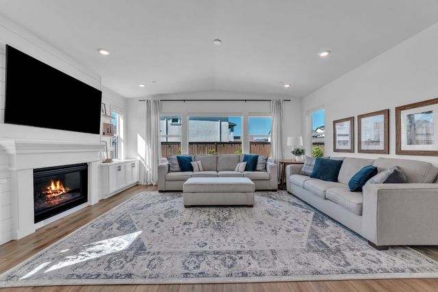 4983 Covered Wagon Cir, Folsom, CA 95630